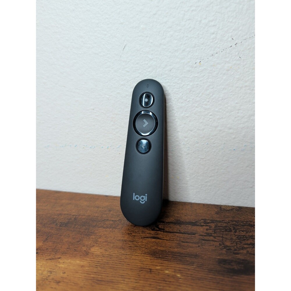 Logitech R500s Wireless Presenter Laser Pointer PowerPoint Clicker w/ Receiver